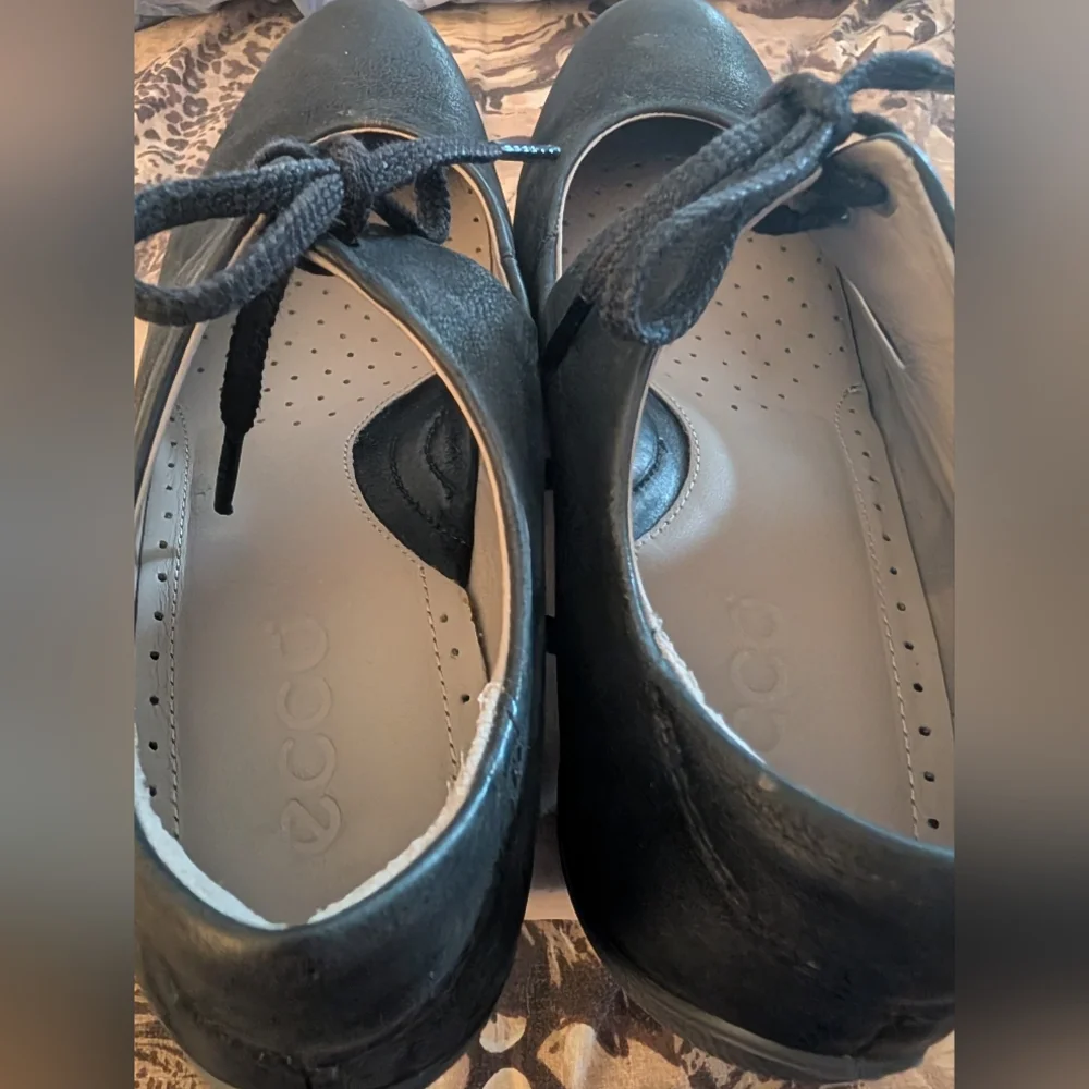 Ecco Sculptured Mary Jane Pumps - Picture 4 of 12